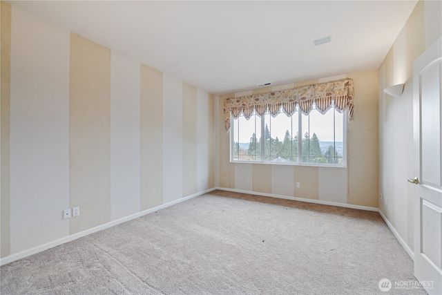 245 W St James Place, Longview, WA 98632