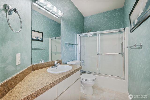 245 W St James Place, Longview, WA 98632