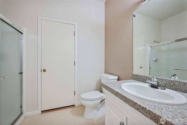 245 W St James Place, Longview, WA 98632