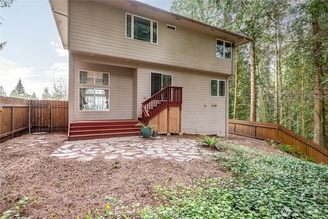 245 W St James Place, Longview, WA 98632