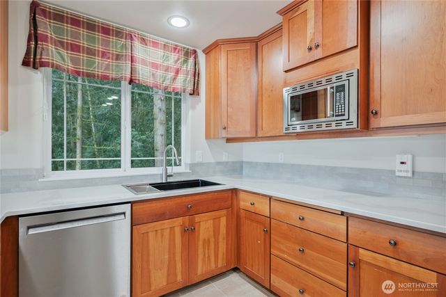 245 W St James Place, Longview, WA 98632