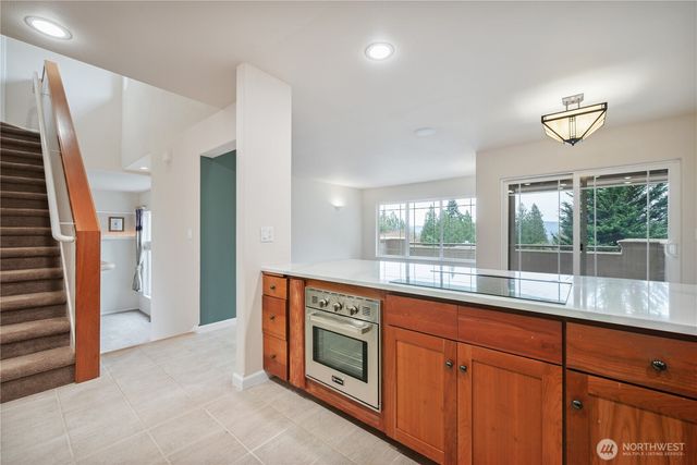 245 W St James Place, Longview, WA 98632