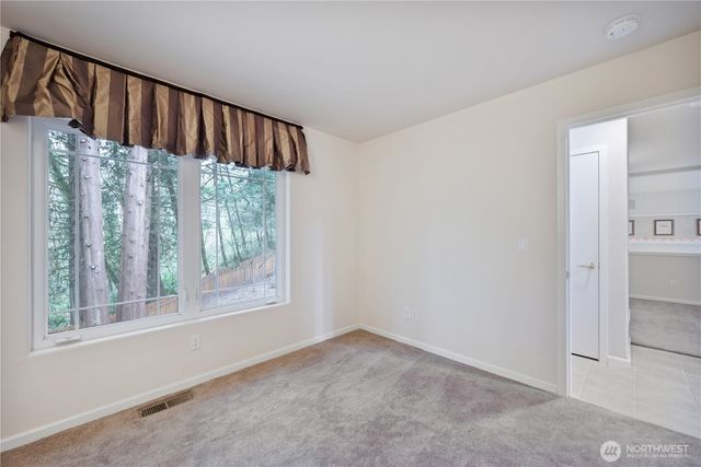 245 W St James Place, Longview, WA 98632