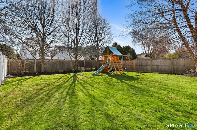 550 Penfield Road, Fairfield, CT 06824