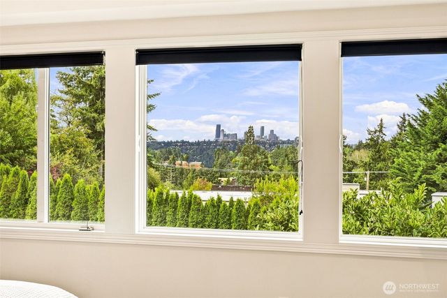 834 84th Avenue NE, Medina, WA 98039