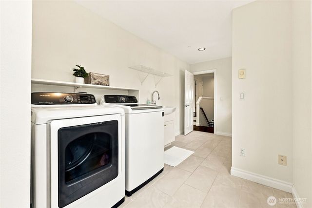 834 84th Avenue NE, Medina, WA 98039