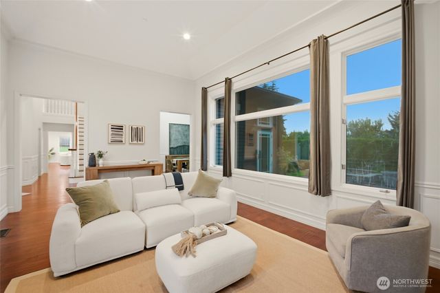 834 84th Avenue NE, Medina, WA 98039