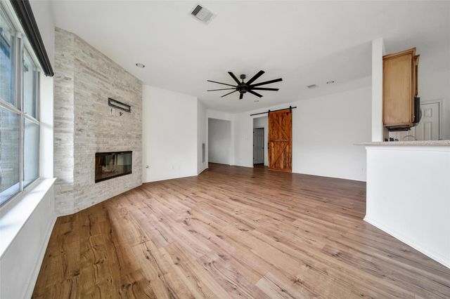 15575 Kitty Hawk Drive, Waller, TX 77484
