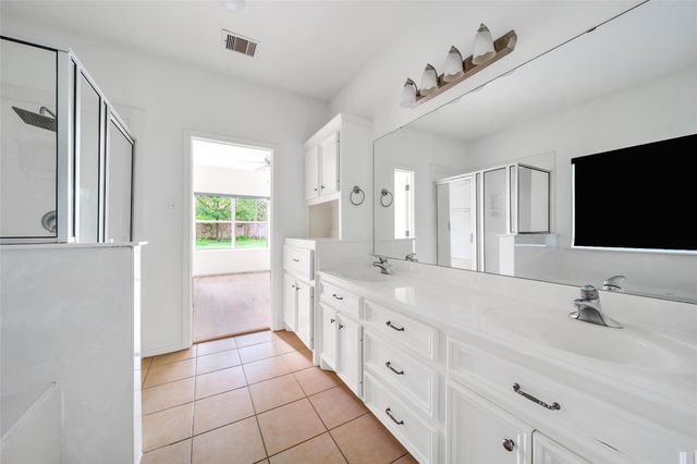 15575 Kitty Hawk Drive, Waller, TX 77484