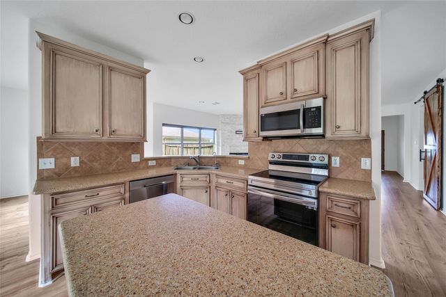 15575 Kitty Hawk Drive, Waller, TX 77484