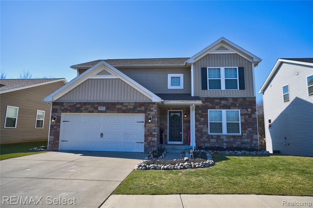 2075 Stillwater Drive, Davison, MI 48423