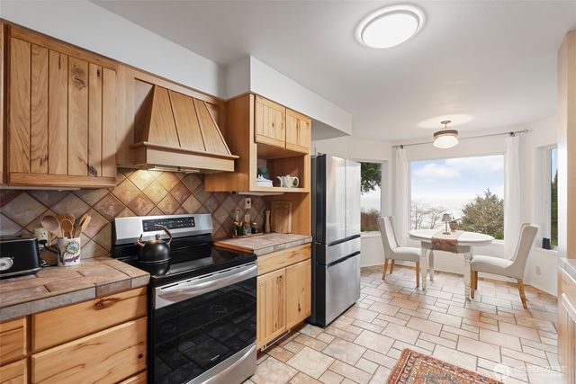 8617 Semiahmoo Drive, Blaine, WA 98230