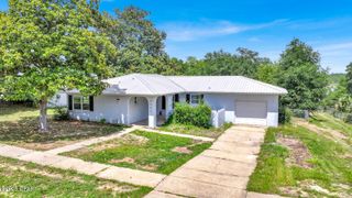 4489 Hancock Court, Chipley, FL 32428