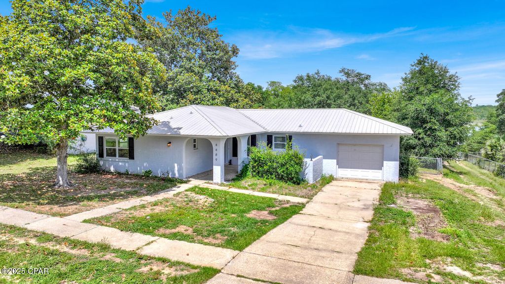 4489 Hancock Court, Chipley, FL 32428