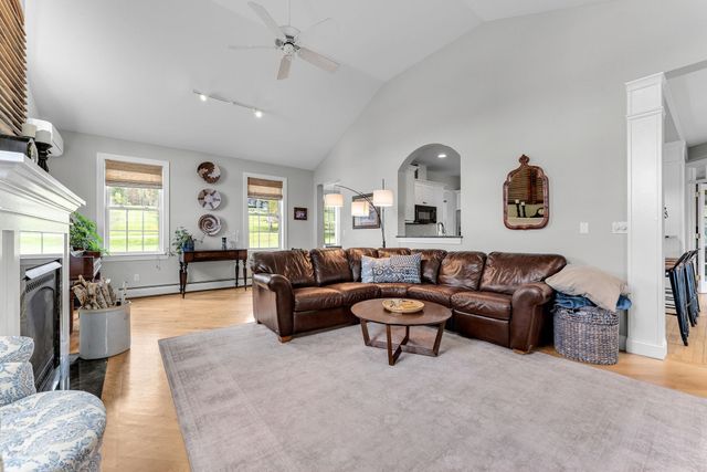 1 Naylor Road, Essex, VT 05452