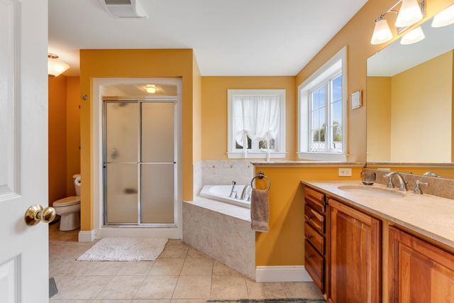 1 Naylor Road, Essex, VT 05452