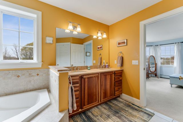 1 Naylor Road, Essex, VT 05452