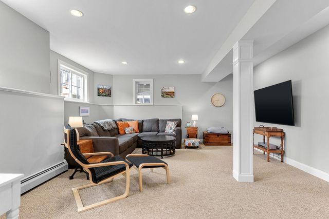 1 Naylor Road, Essex, VT 05452