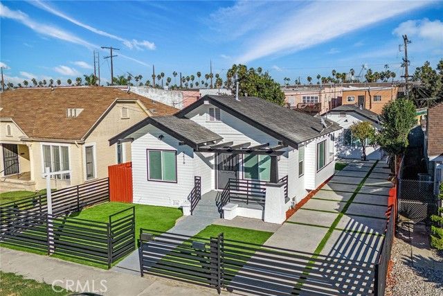 5414 3rd, Los Angeles, CA 90043