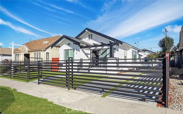 5414 3rd, Los Angeles, CA 90043