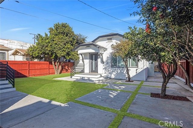 5414 3rd, Los Angeles, CA 90043