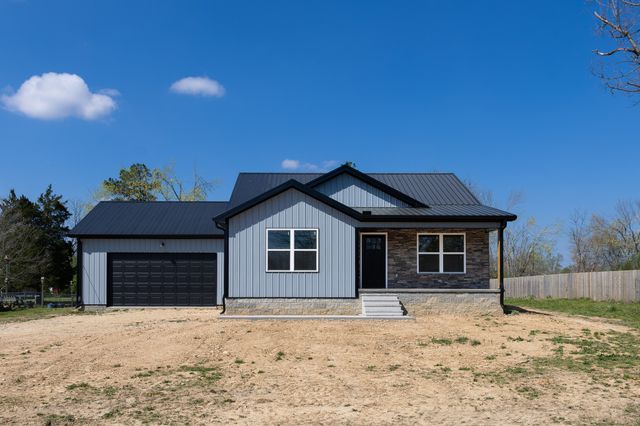 312 Kimmins St, Hohenwald, TN 38462