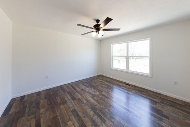 312 Kimmins St, Hohenwald, TN 38462
