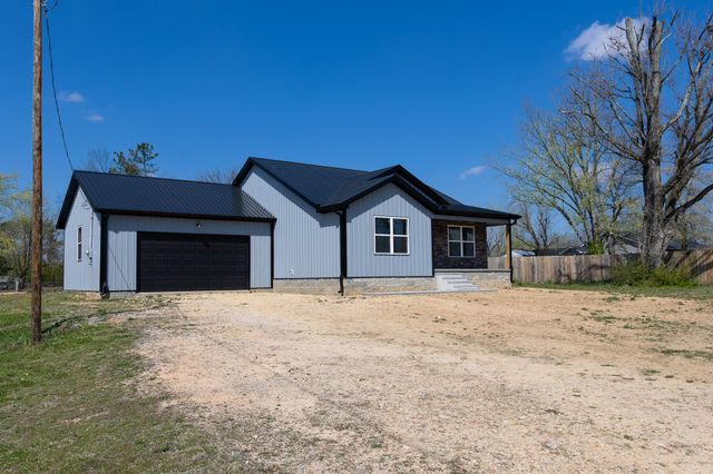 312 Kimmins St, Hohenwald, TN 38462