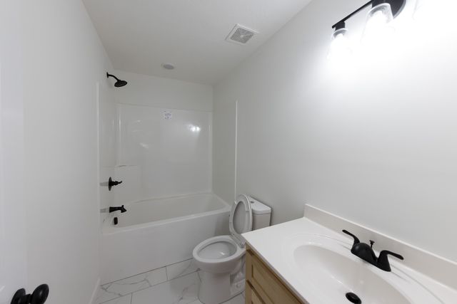 312 Kimmins St, Hohenwald, TN 38462