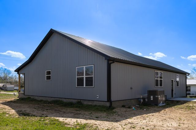 312 Kimmins St, Hohenwald, TN 38462