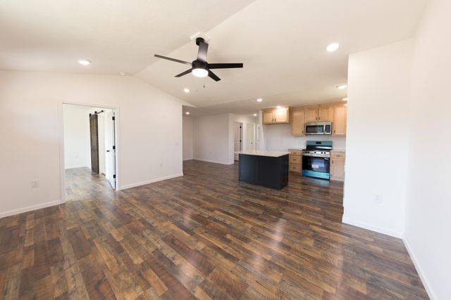 312 Kimmins St, Hohenwald, TN 38462