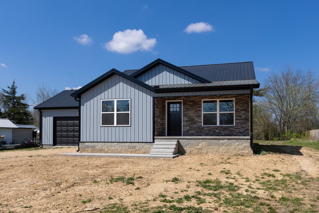 312 Kimmins St, Hohenwald, TN 38462