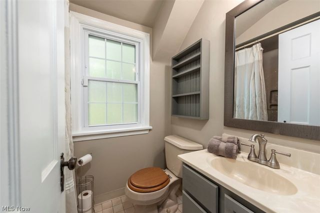 3290 Wooster Road, Rocky River, OH 44116