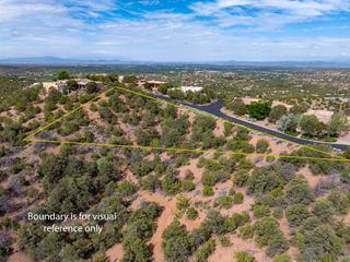 850 Vista Canada Lane, Santa Fe, NM 87501
