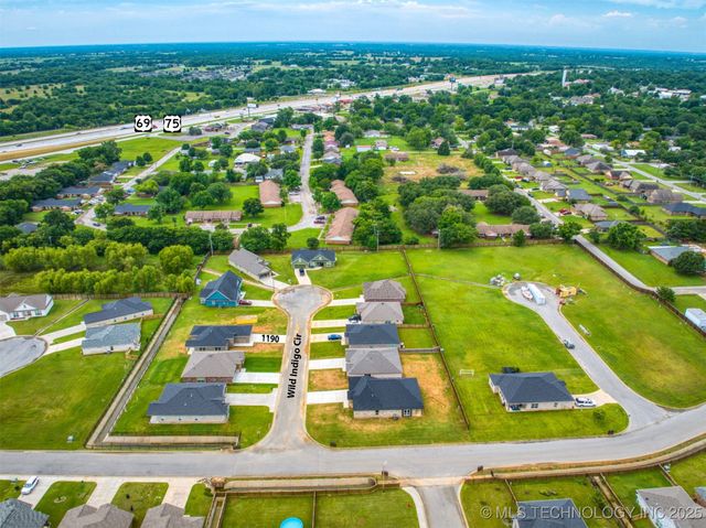 1190 Wild Indigo Circle, Calera, OK 74730