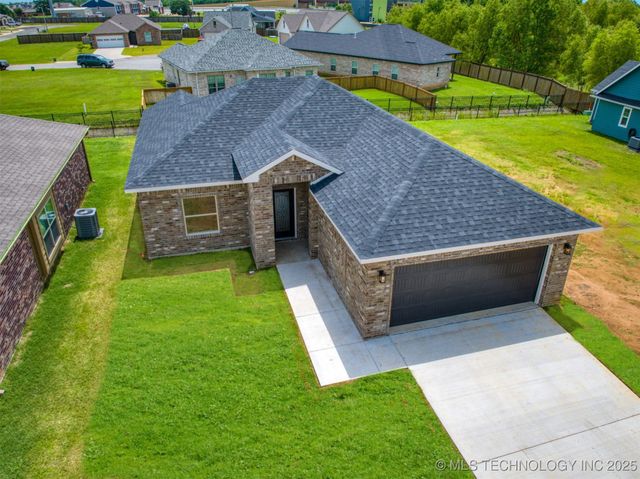 1190 Wild Indigo Circle, Calera, OK 74730