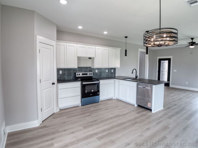 1190 Wild Indigo Circle, Calera, OK 74730