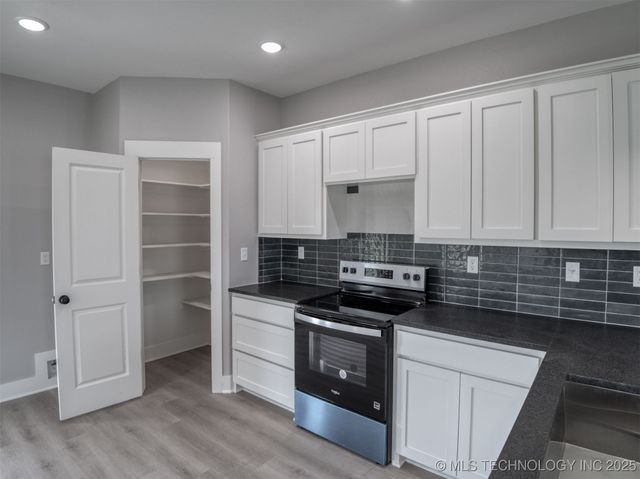 1190 Wild Indigo Circle, Calera, OK 74730