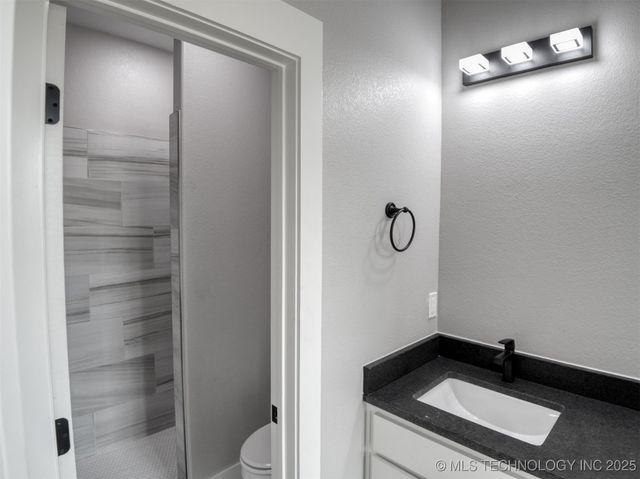 1190 Wild Indigo Circle, Calera, OK 74730