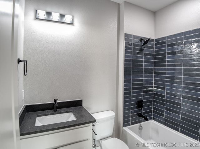 1190 Wild Indigo Circle, Calera, OK 74730