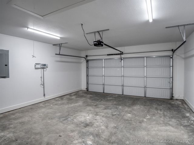 1190 Wild Indigo Circle, Calera, OK 74730