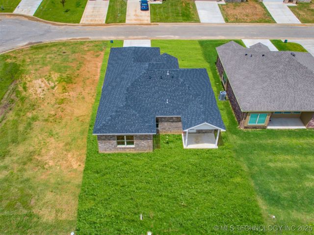 1190 Wild Indigo Circle, Calera, OK 74730