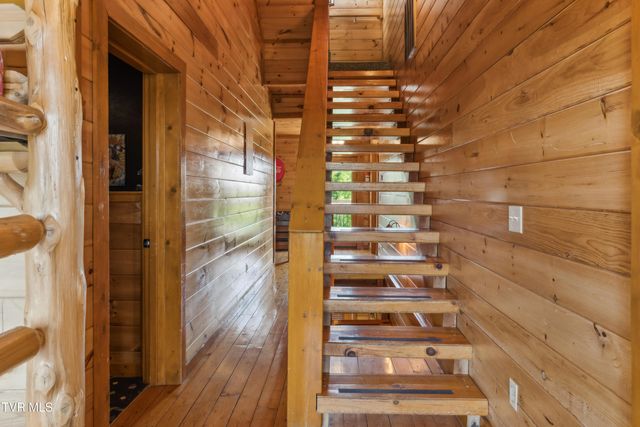 2083 Kerr Rd, Sevierville, TN 37876