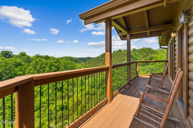 2083 Kerr Rd, Sevierville, TN 37876