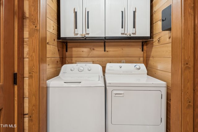 2083 Kerr Rd, Sevierville, TN 37876