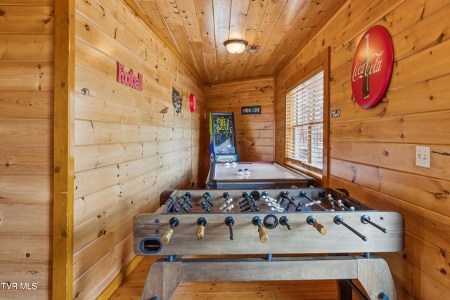2083 Kerr Rd, Sevierville, TN 37876