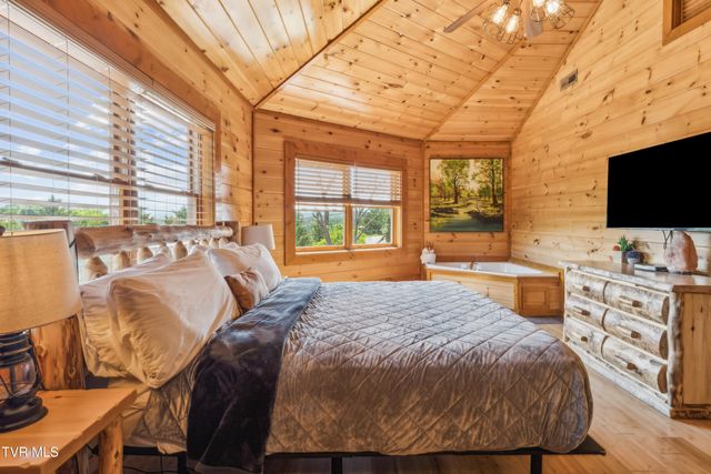 2083 Kerr Rd, Sevierville, TN 37876