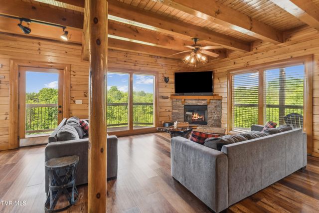 2083 Kerr Rd, Sevierville, TN 37876