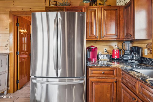 2083 Kerr Rd, Sevierville, TN 37876
