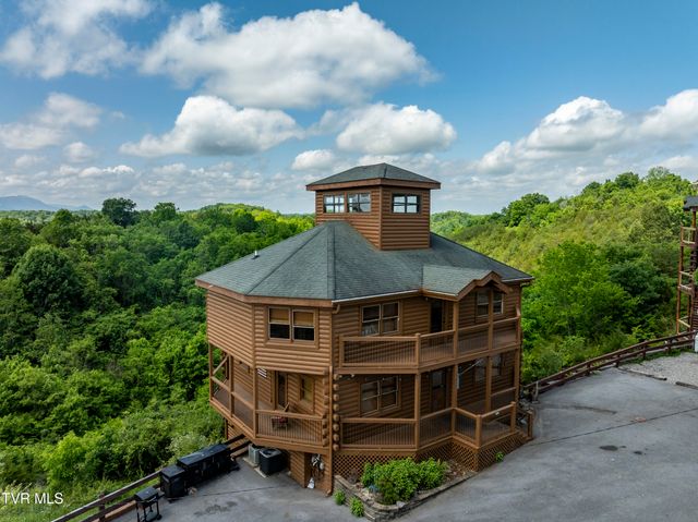 2083 Kerr Rd, Sevierville, TN 37876